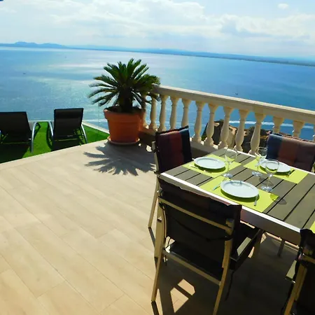 Gmid Immo A228 Casa Unica Holiday home *